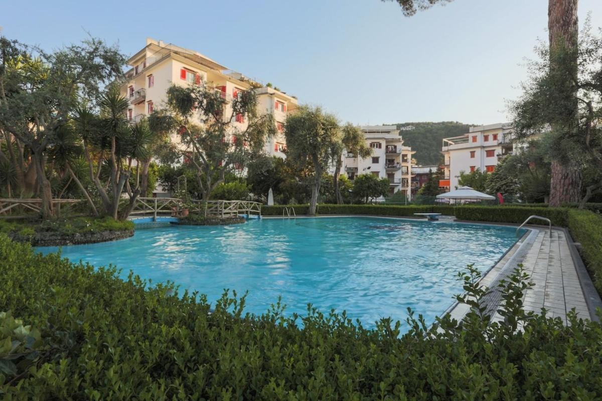 Sorrentovibes - Modern Apartment With Terrace, Swimming Pool&Tennis Exterior foto